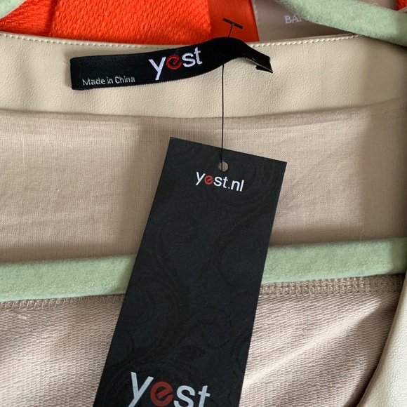 🌈 Yest Faux Leather Fabric Jacket - Picture 4 of 8